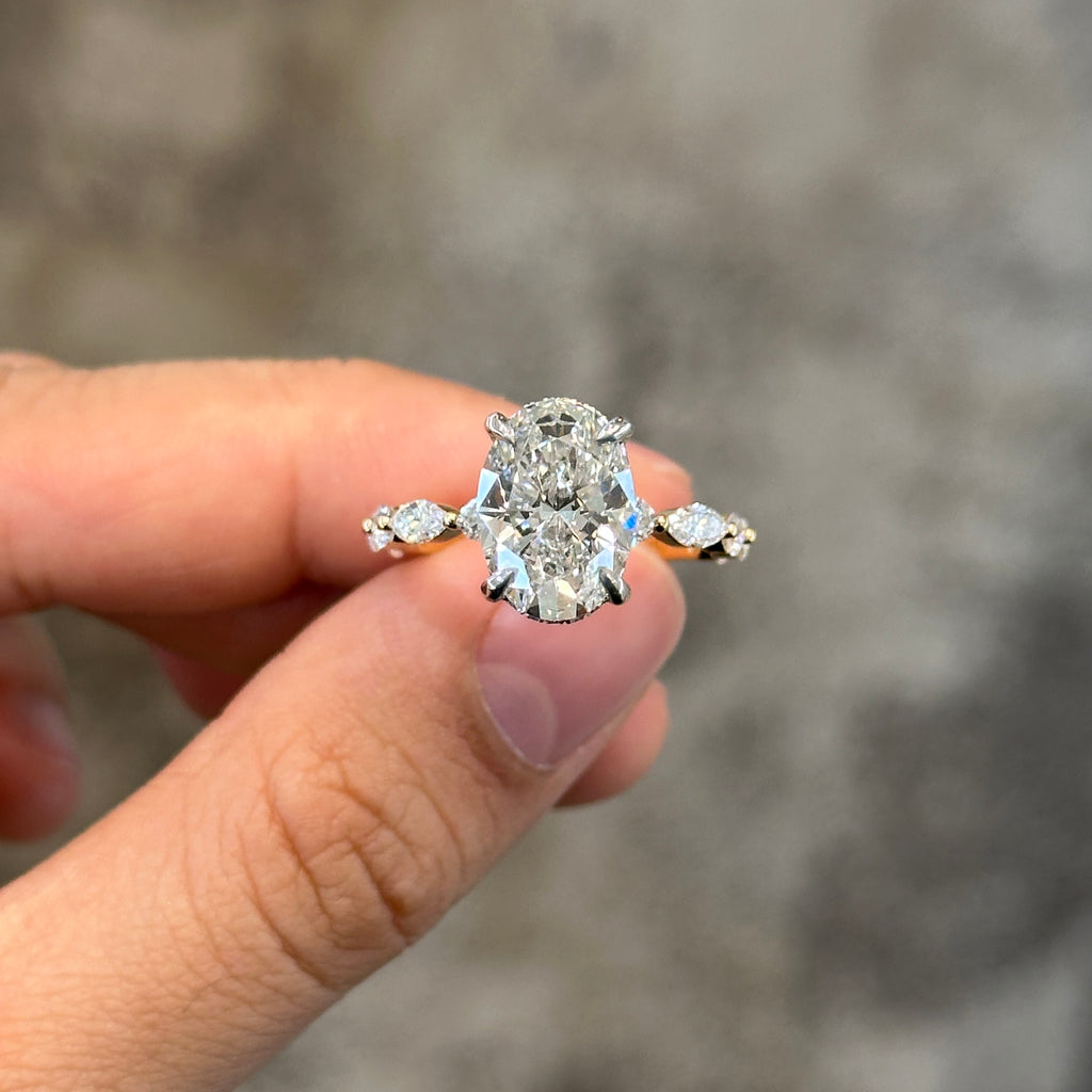 Preslie Lab Oval Diamond Ring