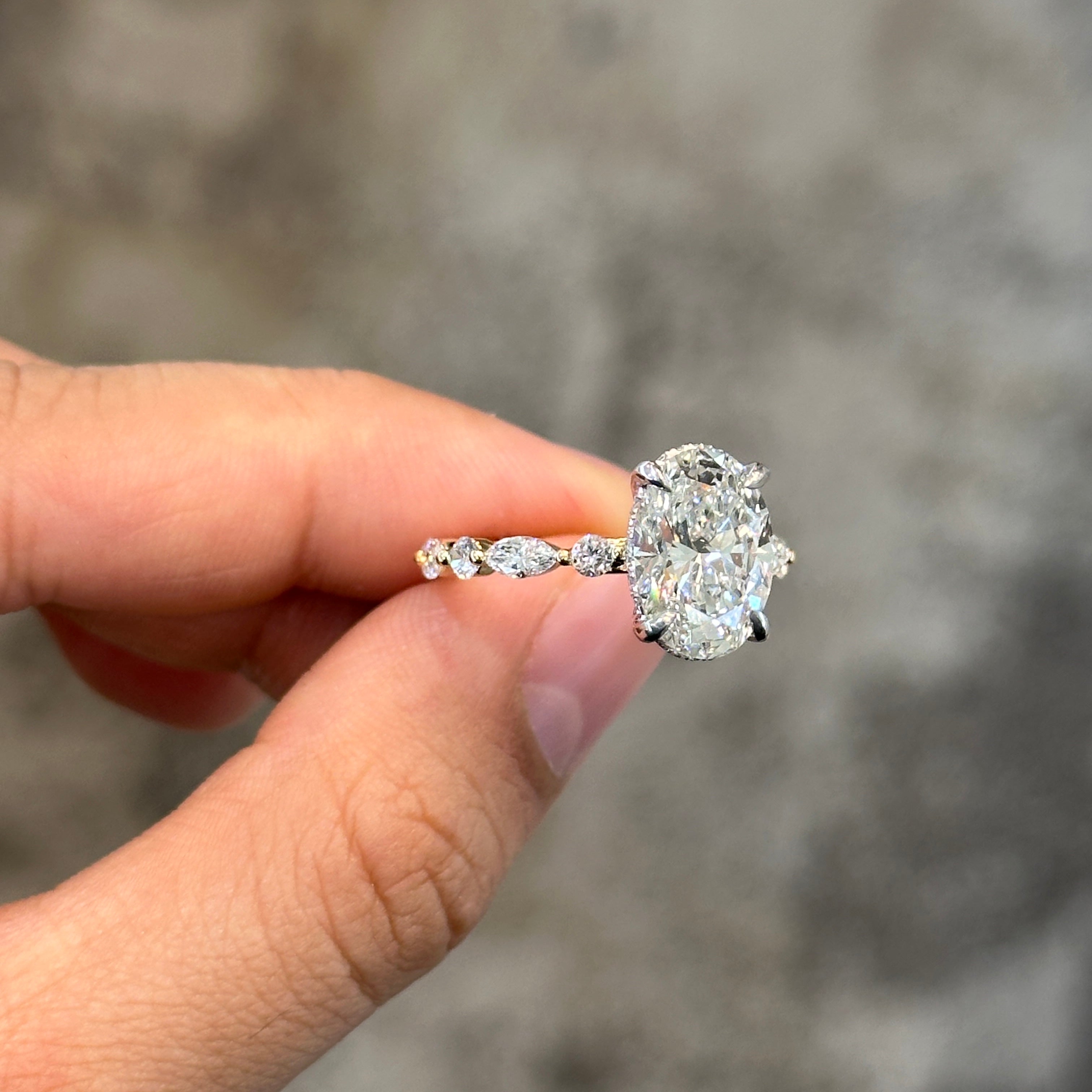 Preslie Lab Oval Diamond Ring