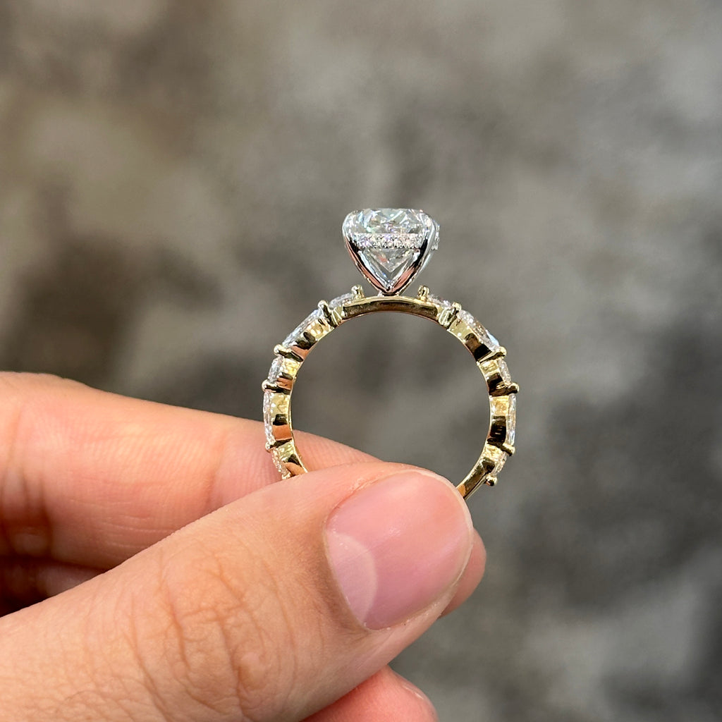 Preslie Lab Oval Diamond Ring