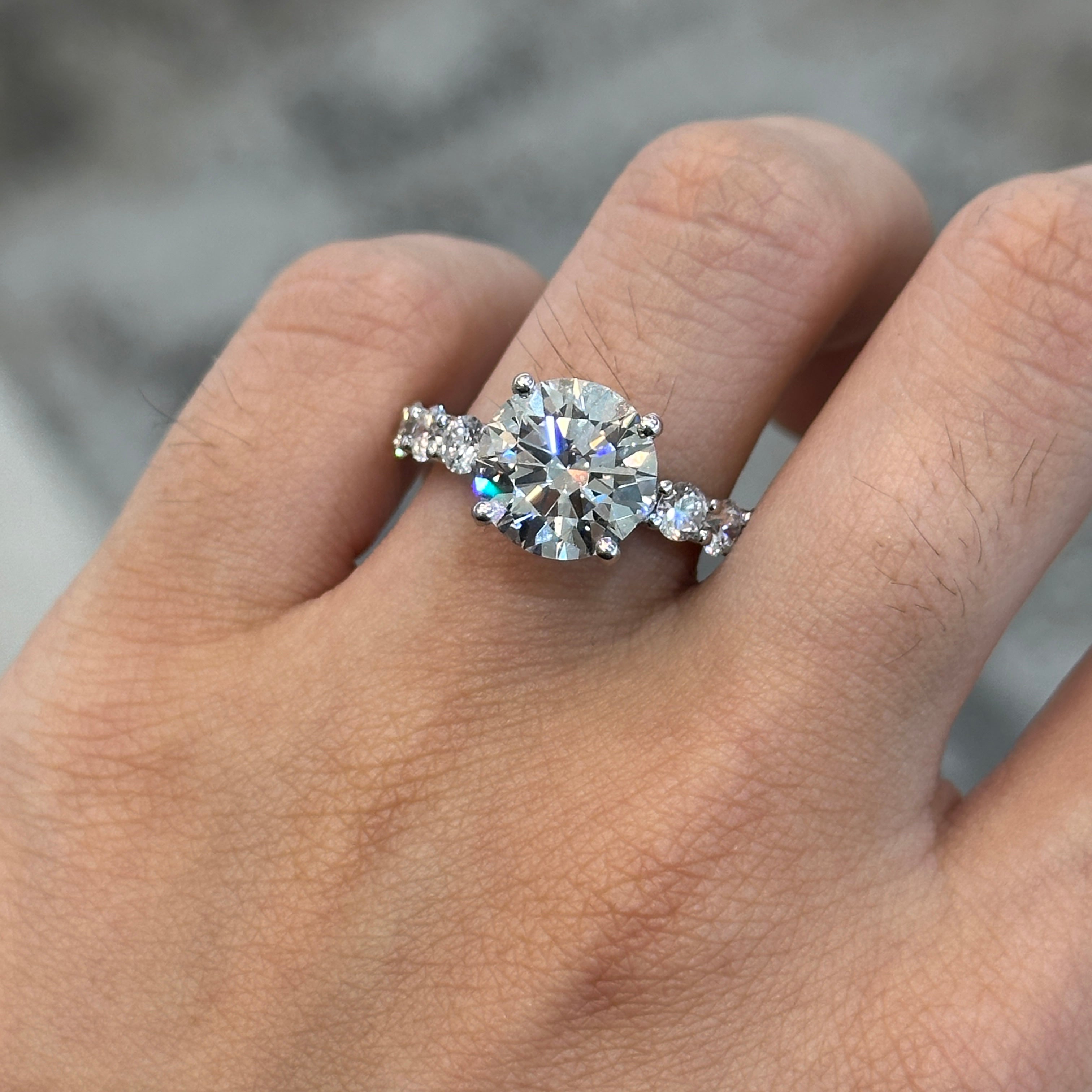 Mary Lab Diamond Ring