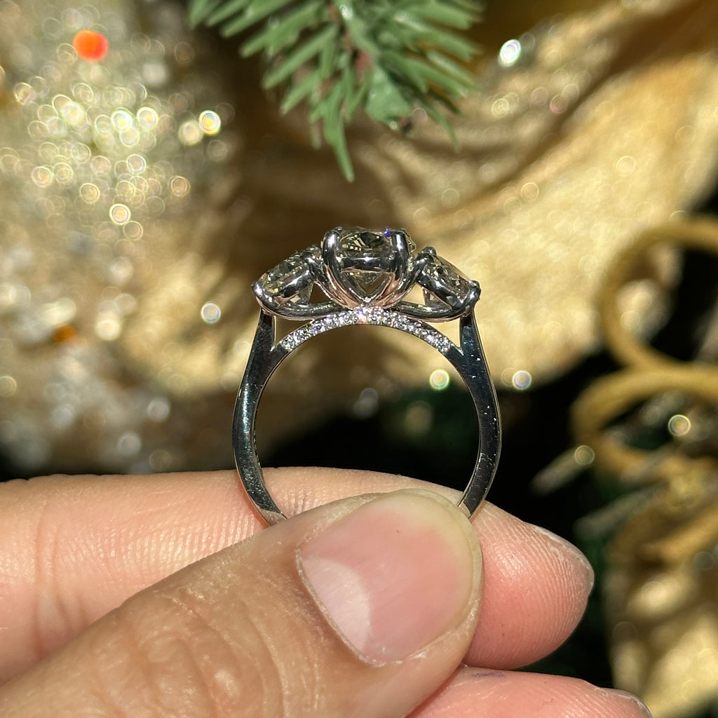 Gabriela Lab Diamond Oval Trilogy