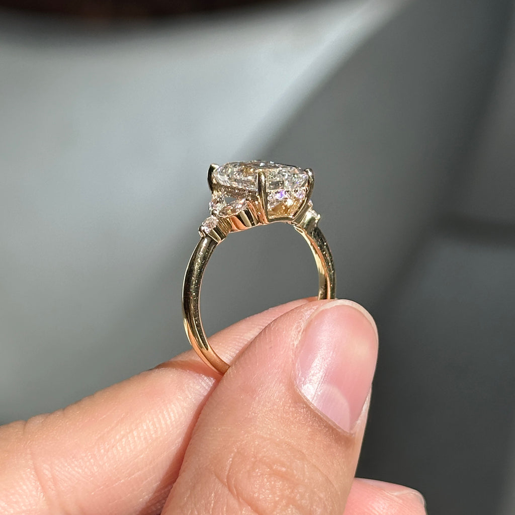 Anna Lab Diamond Emerald Ring