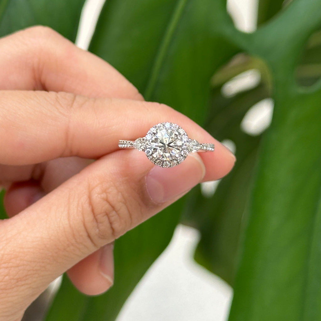 Alice Natural Diamond Ring